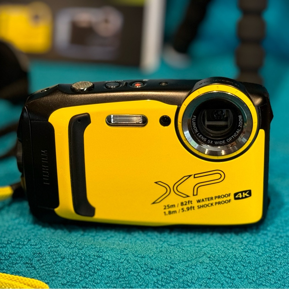 Fujifilm FinePix XP140 Waterproof Digital Camera